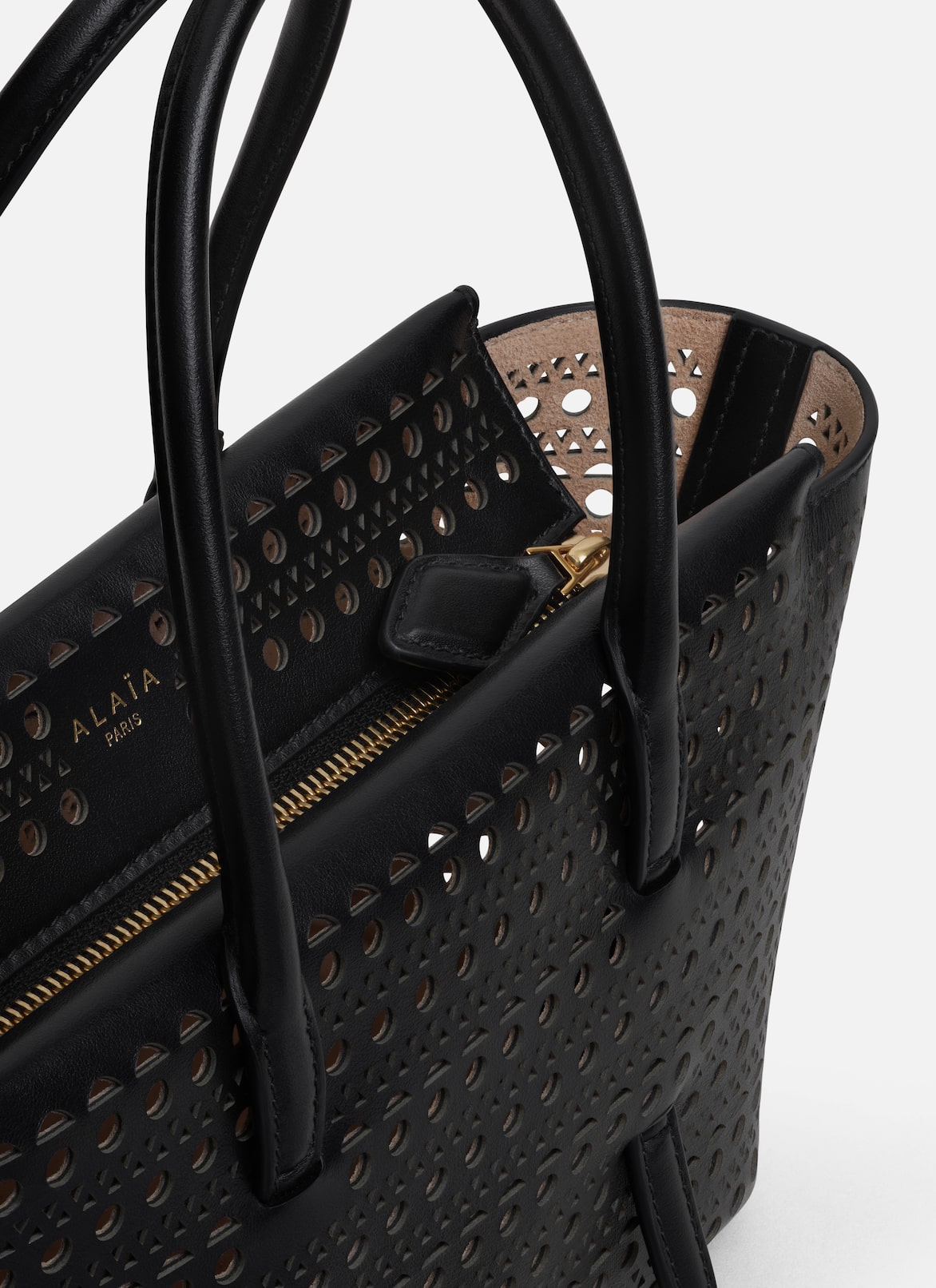 NEO MINA 20 BAG IN VIENNE CALFSKIN ALAÏA BLACK NEO MINA 20 BAG IN VIENNE CALFSKIN